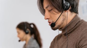 Typical Bookmaker Live Chat Wait Times and When to Switch Channels