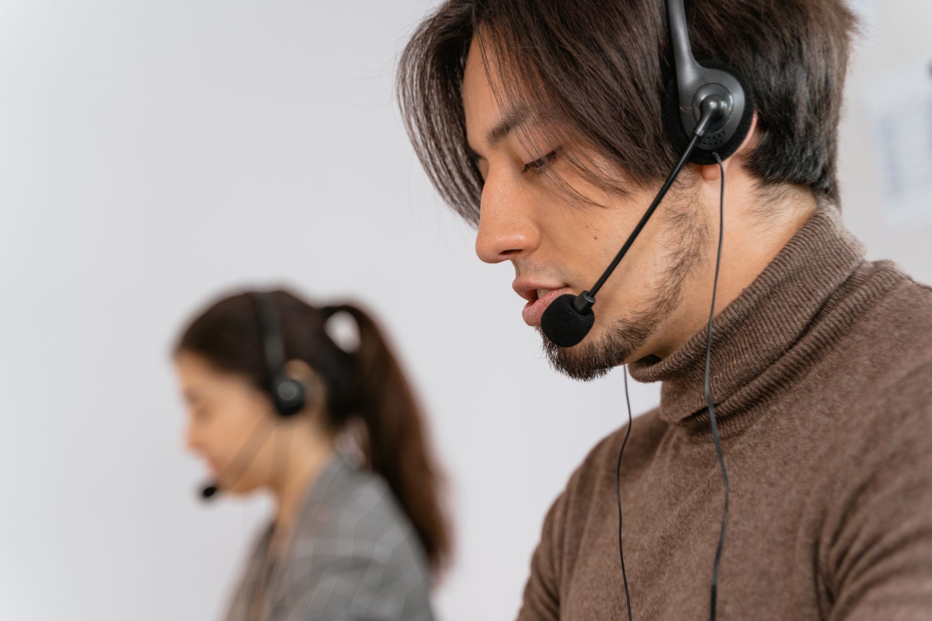 Typical Bookmaker Live Chat Wait Times and When to Switch Channels